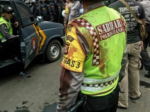 Rusuh, Aksi Demo Pilkada di Cianjur Diwarnai Pelemparan Darah Hewan