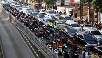 Usai Liburan, Mampang Kembali Macet