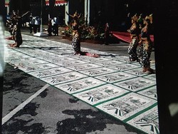 Atraksi Menari di Atas Sajadah di Kanwil Kemenag DKI Jadi Sorotan, Menag Minta Maaf