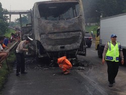 Bus Budiman Terbakar di Tol Purbaleunyi, Seluruh Penumpang Selamat