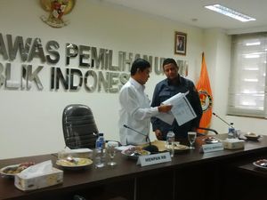 Sambangi Bawaslu, MenPANRB Terima Laporan 56 Pelanggaran PNS di Pilkada