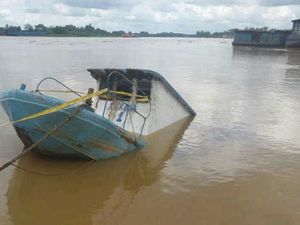 Perahu Tenggelam di Gresik, 2 Orang Tewas dan 4 Lainnya Hilang