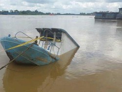 Perahu Berpenumpang 23 Orang Tenggelam di Sungai Batanghari, 3 Hilang