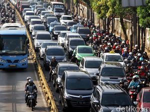 Tilang Elektronik bagi Motor Juga Diberlakukan di Busway Koridor 6 Tilang Elektronik bagi Motor Juga Diberlakukan di Busway Koridor 6
