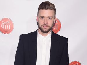 Jeda Tur, Justin Timberlake Jenguk Korban Penembakan Maut
