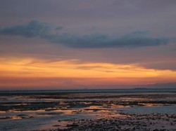 Terpukau Senja Emas di Pulau Pari