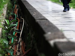 APJATEL Sebut Ada Kabel Fiber Terpotong dalam Perapihan Jalan Jakarta
