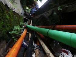 Ahok: Gara-gara Banyak Kabel Fiber Optic, Hujan Lebat Dikit Langsung Genangan
