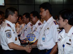 Seragam Dipersoalkan TNI AU, Ini Respons Kemenhub