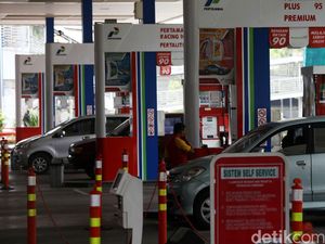 Mobil Pribadi Beli Pertalite Dibatasi per Hari, Ini yang Terjadi Kalau Lebihi Kuota Mobil Pribadi Beli Pertalite Dibatasi per Hari, Ini yang Terjadi Kalau Lebihi Kuota