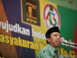 Kelakar Romahurmuziy saat Ditanya Maju Pileg: Memang Pemilunya Jadi? Kelakar Romahurmuziy saat Ditanya Maju Pileg: Memang Pemilunya Jadi?