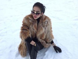 Gaya Selebriti Indonesia Pakai Tas Branded Puluhan Juta Rupiah Saat Liburan