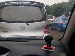 Lalin Tol Cikarang Arah Jakarta Macet, 40 Menit Cuma Gerak 100 Meter