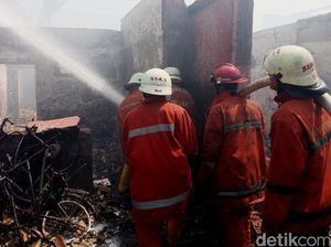 Rumah di Cibubur Jaktim Terbakar, Diduga Akibat Korsleting Listrik