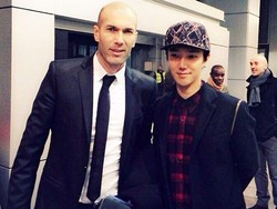 Yesung SuJu Pamer Foto Bareng Zinedine Zidane