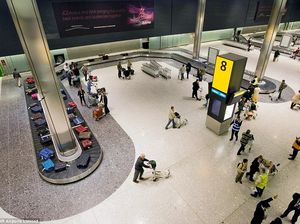 Koper Tak Keluar dalam 20 Menit, Maskapai Ini Beri Kompensasi Menarik Koper Tak Keluar dalam 20 Menit, Maskapai Ini Beri Kompensasi Menarik