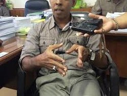 Anak Anggota DPRD Jember Terima Bantuan Siswa Miskin