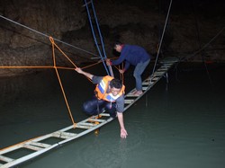 Pertaruhan Nyawa Warga Gunungkidul Mencari Air hingga ke Perut Bumi