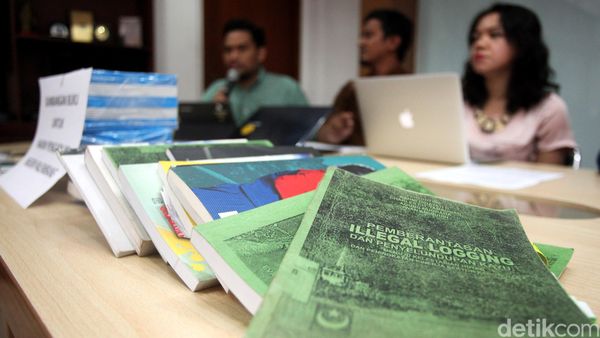 Sumbangan Buku untuk Hakim PN Palembang