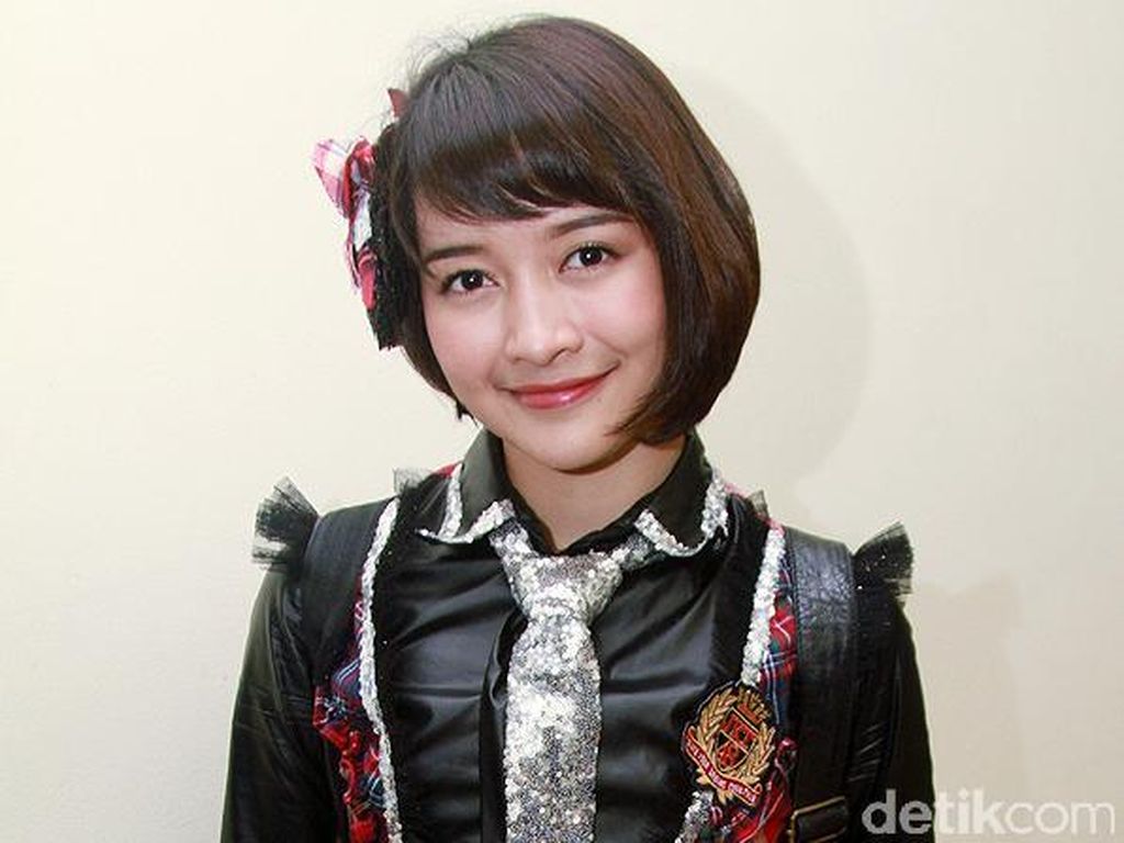 Lulus Kuliah dan JKT48, Kinal Mohon Doa Ingin Bisnis Cemilan dan Umrah Lulus Kuliah dan JKT48, Kinal Mohon Doa Ingin Bisnis Cemilan dan Umrah