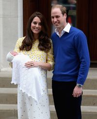 Makna Bahasa Tubuh Kate Middleton Saat Menggendong Anak-anaknya/