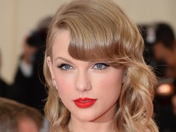 Taylor Swift Favorite Female Artist di Peoples Choice Awards 2016