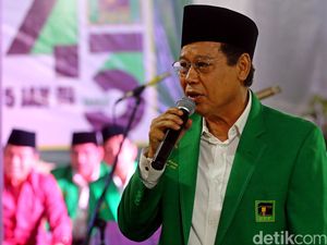 Datang ke PN Tipikor, Djan Faridz Berdoa Suryadharma Ali Divonis Ringan Datang ke PN Tipikor, Djan Faridz Berdoa Suryadharma Ali Divonis Ringan