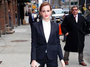 Cerita Emma Watson yang Sempat Minder karena Punya Alis Tebal