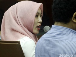 Angie ke Nazaruddin: Saya ini Seperti Debu di Bawah Keset Bapak