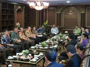 MK Terima Kunjungan Pimpinan KPK Bahas Sinergi MK Terima Kunjungan Pimpinan KPK Bahas Sinergi