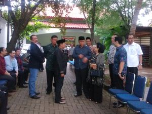 Mendagri dan Mantan Ketua MPR Melayat Ibunda Seskab Pramono Anung