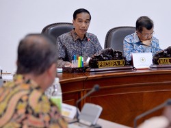 Jokowi Kumpulkan Menteri Bahas Program Padat Karya Cash