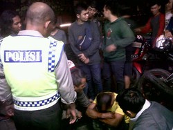 Acak-acak Minimarket, Pria Mabuk Babak Belur Digebuki Warga di Jagakarsa