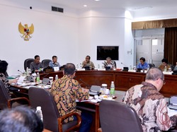 Jokowi: Pejabat Negara Harus Dahulukan Kepentingan Negara Dibanding Cuti