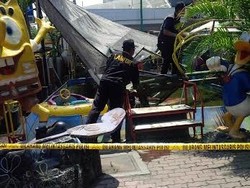 Periksa 8 Saksi, Polisi Olah TKP Lokasi Tiga Pekerja Tewas Jatuh dari Atap Supermarket