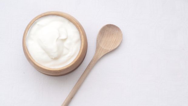 Yoghurt, salah satu sumber probiotik/