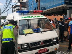 Pemotor Tewas Senggol Pembatas Busway di Buncit
