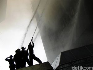 Debt Collector Nekat Bikin Laporan Palsu ke Damkar buat Tagih Utang Debt Collector Nekat Bikin Laporan Palsu ke Damkar buat Tagih Utang