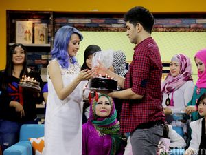 Surprise! Ultah ke-30, Ardina Rasti Dapat Kejutan dari Gandhi Fernando