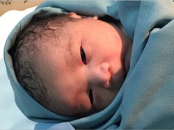 Laura Basuki Lahirkan Anak Pertama