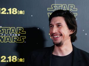 Penjelasan Adam Driver soal Tolak Makan Malam Bareng Mark Hamill Penjelasan Adam Driver soal Tolak Makan Malam Bareng Mark Hamill