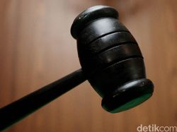UU Cipta Kerja: Pengusaha Bangun Pabrik, Izin Usaha Bisa Belakangan