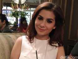 Namanya Dicatut di Prostitusi Artis, Deasy Bouman Cuek