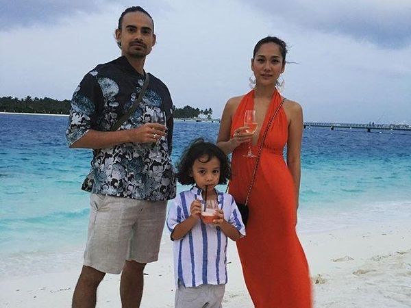 Happy Family! BCL, Ashraf dan Noah Asyik Liburan di Maladewa