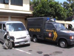 Tabrakan Minibus vs Motor di Tasikmalaya, Satu Keluarga Jadi Korban