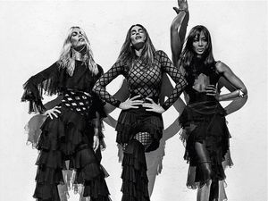 Reuni 3 Supermodel Seksi Era 90an di Kampanye Terbaru Balmain