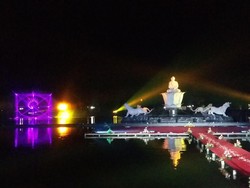 Jelang Peresmian, Begini Suasana Ribuan Orang yang Sesaki Taman Sri Baduga