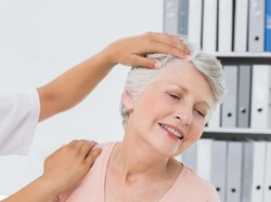 Takut Operasi dan Mau Berobat ke Alternatif? Sah-sah Saja, Tapi Harus Hati-hati