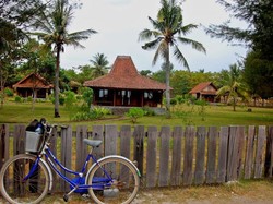 Asyiknya Bersepeda di Pulau Tanpa Kendaraan Bermotor