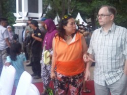 Penasaran, Bule Jerman ini Ikut Hadiri Peresmian Taman Air Mancur di Purwakarta